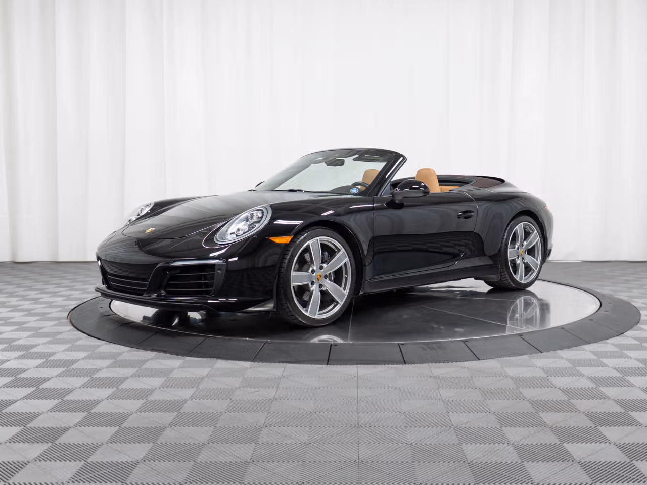 
           
        2019 Porsche 911