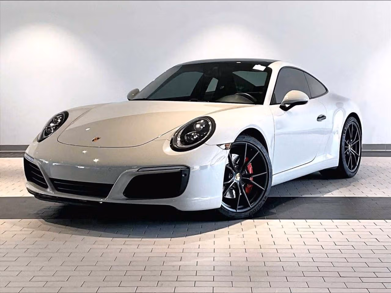 
           
        2019 Porsche 911
