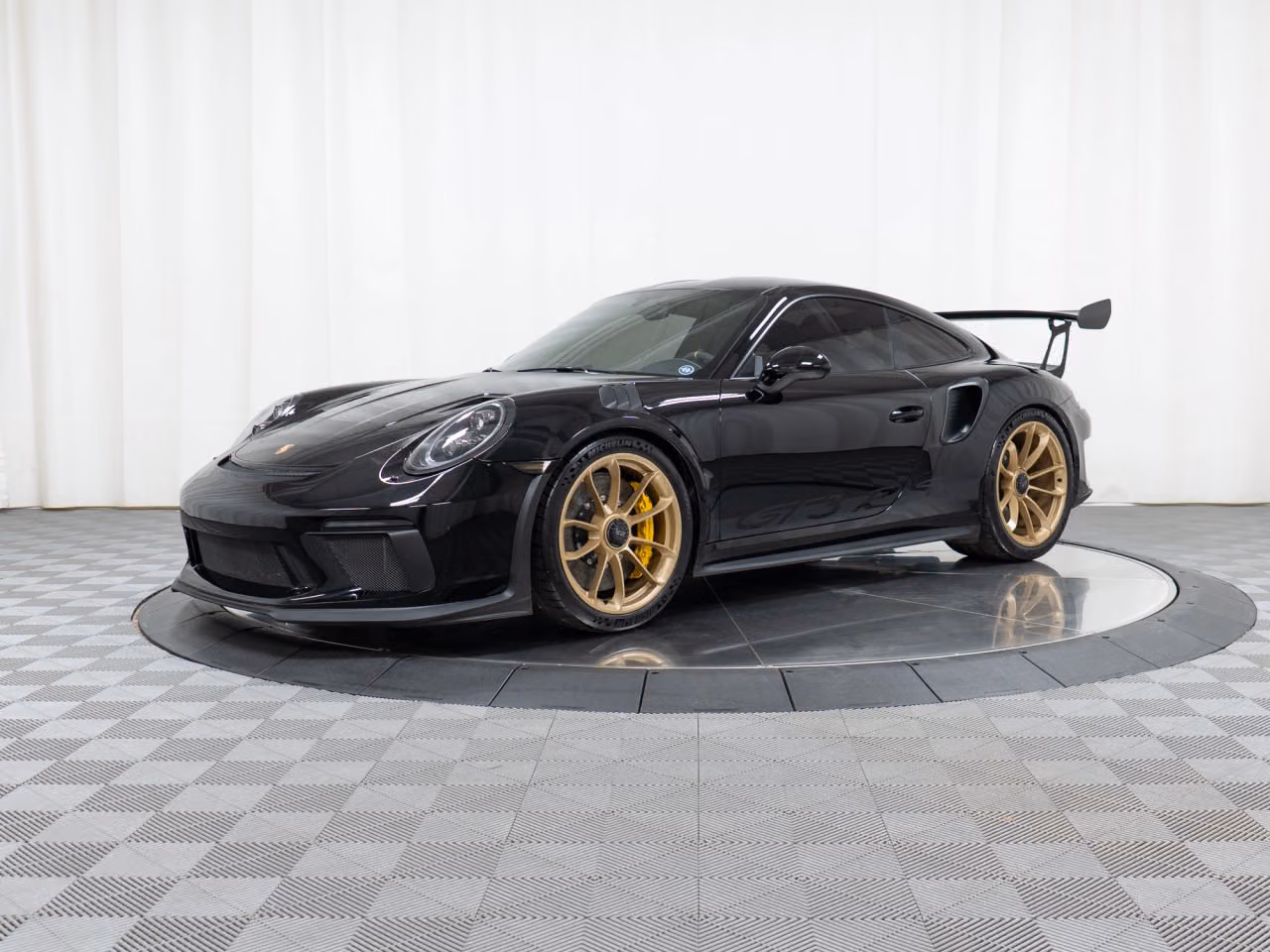
           
        2019 Porsche 911