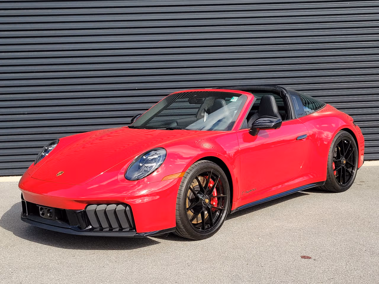 
           
        2025 Porsche 911