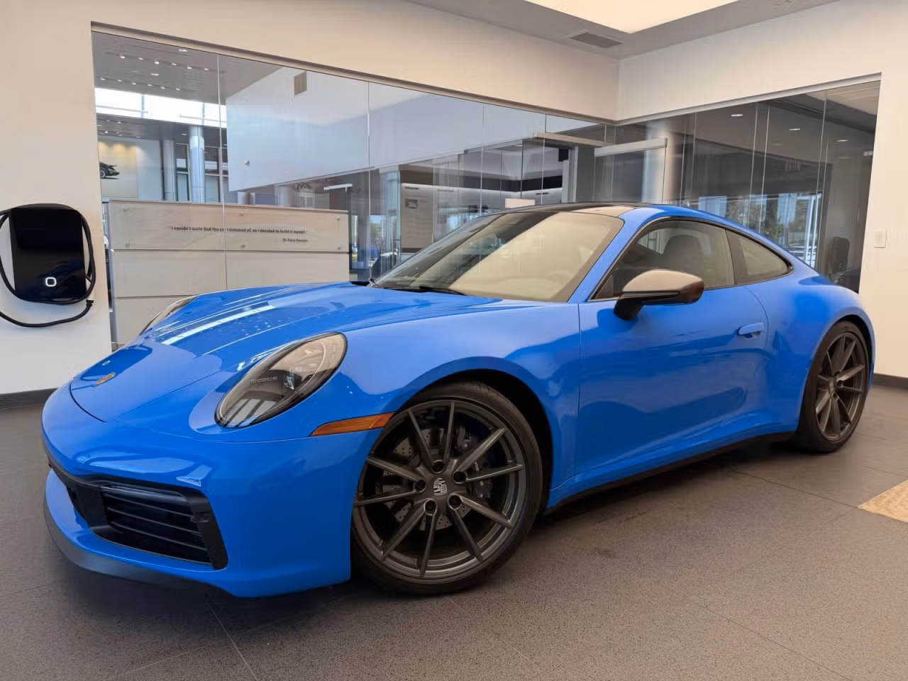 
           
        2024 Porsche 911