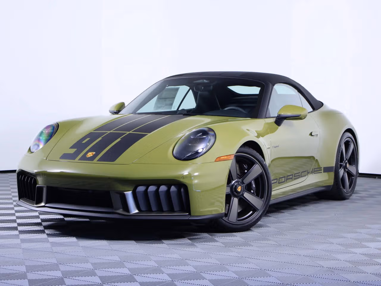 
           New 
        2026 Porsche 911