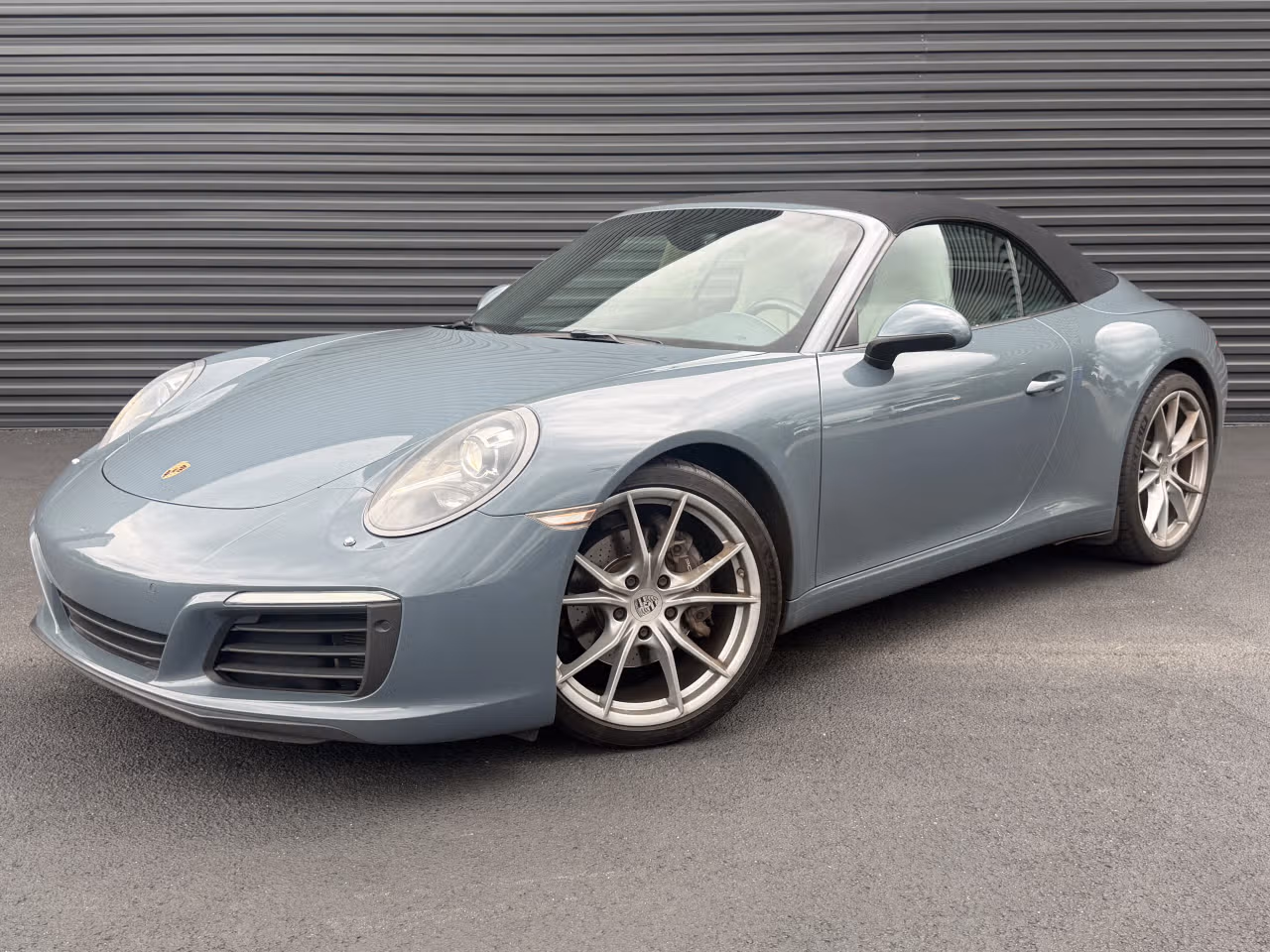 
           
        2017 Porsche 911