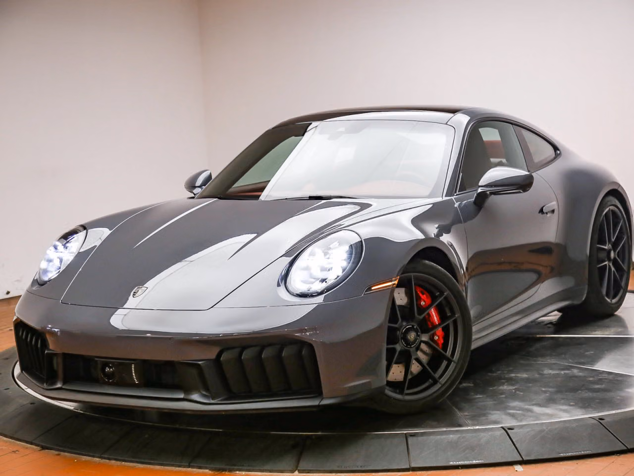 
           
        2025 Porsche 911