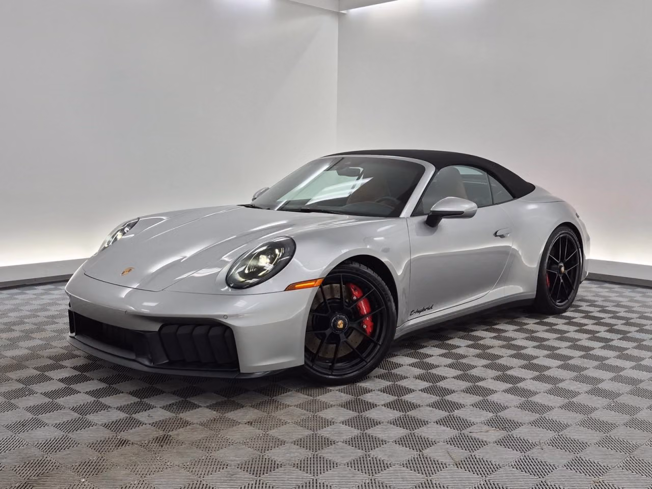
           
        2025 Porsche 911