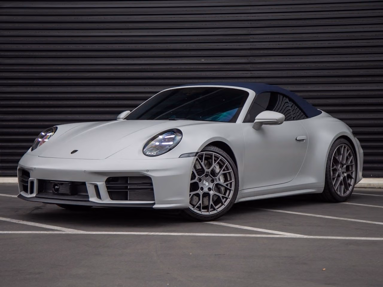 
           
        2025 Porsche 911