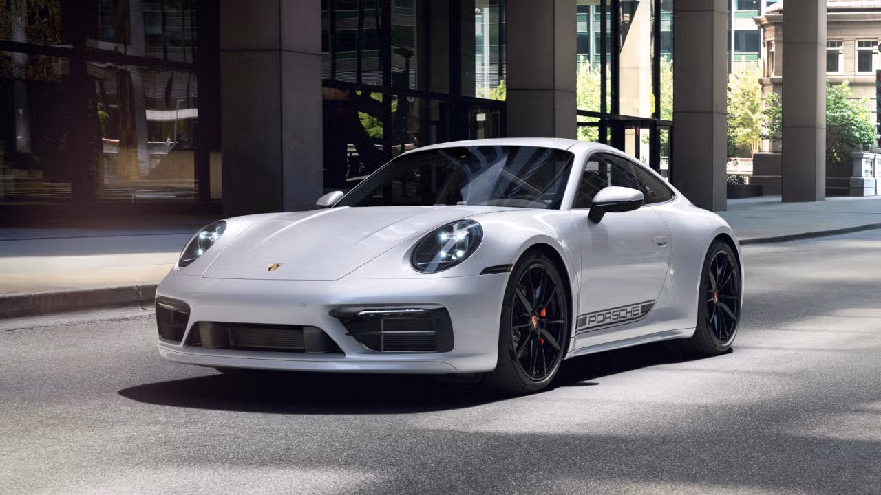 
           
        2024 Porsche 911
