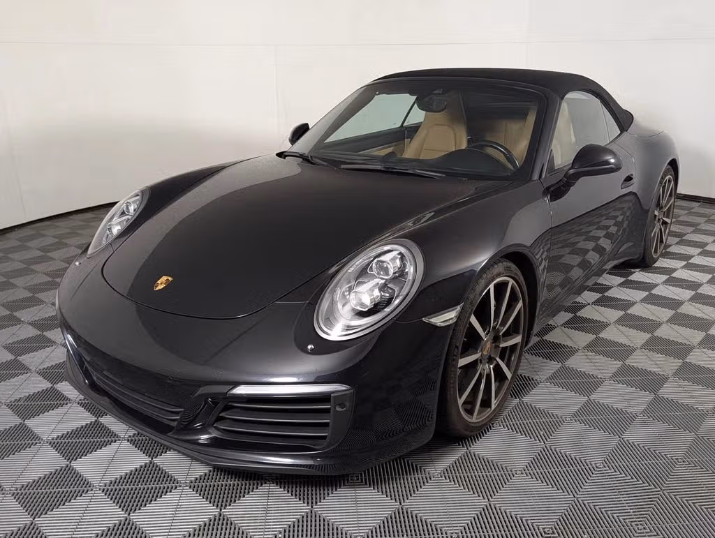 
           
        2017 Porsche 911