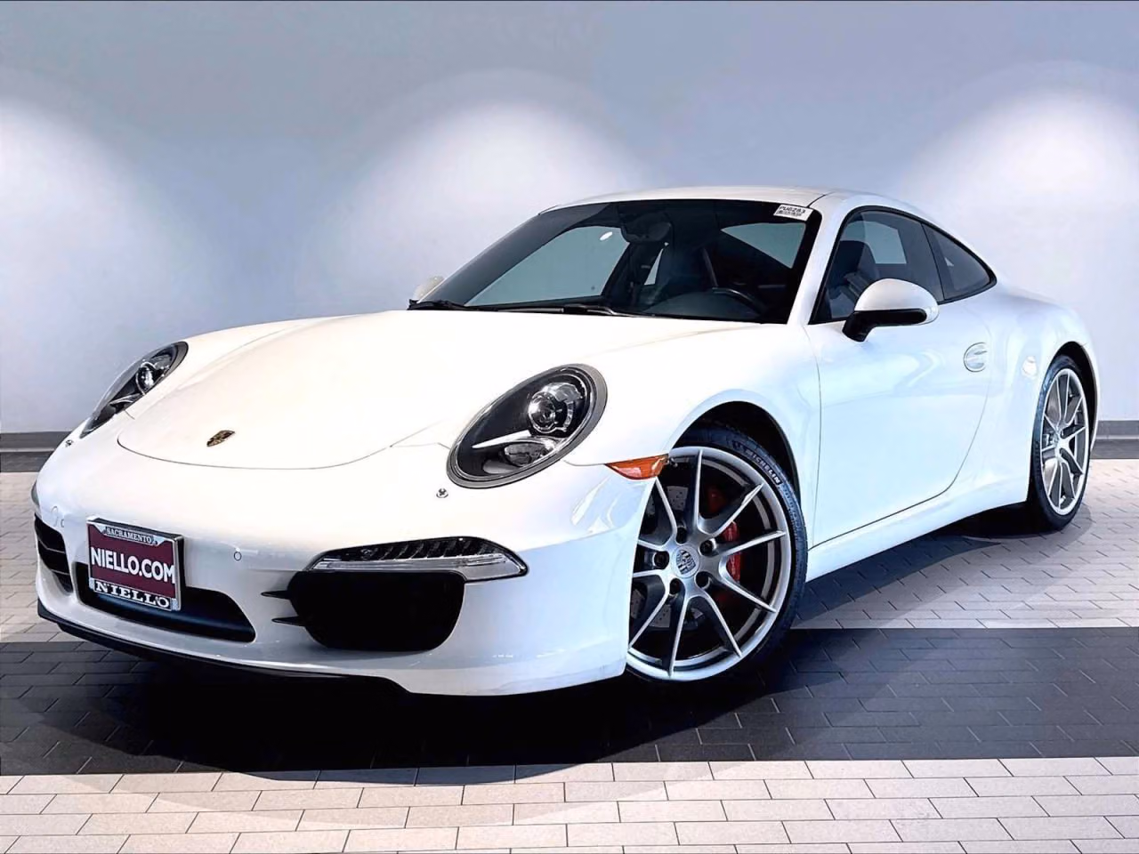 
           
        2012 Porsche 911