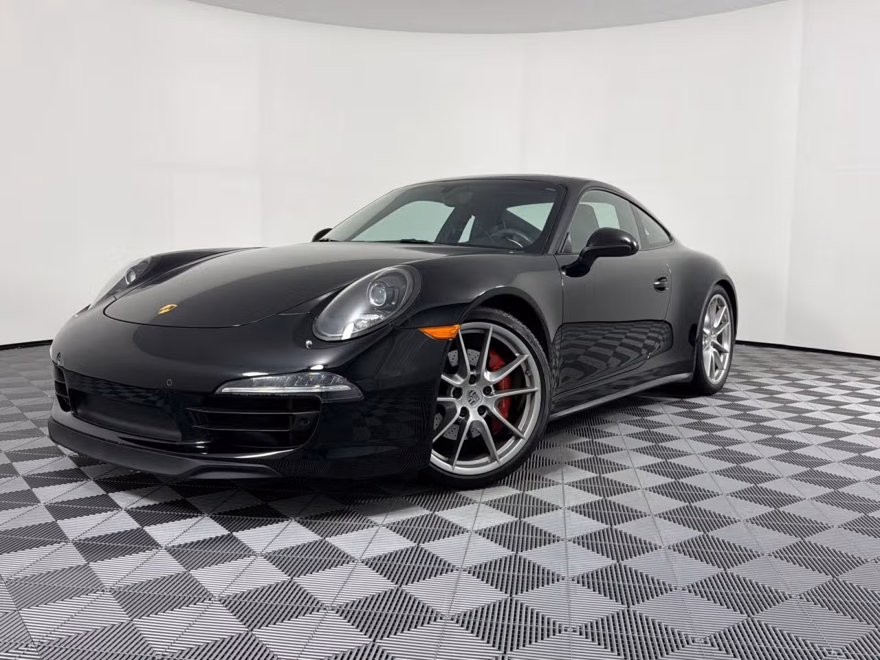 
           
        2014 Porsche 911