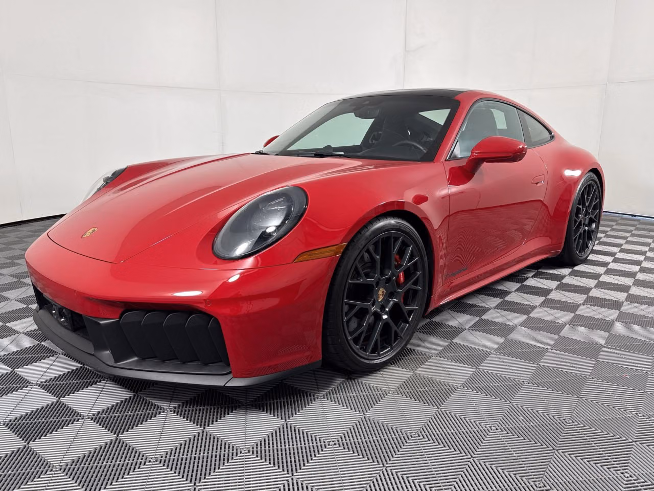 
           
        2025 Porsche 911