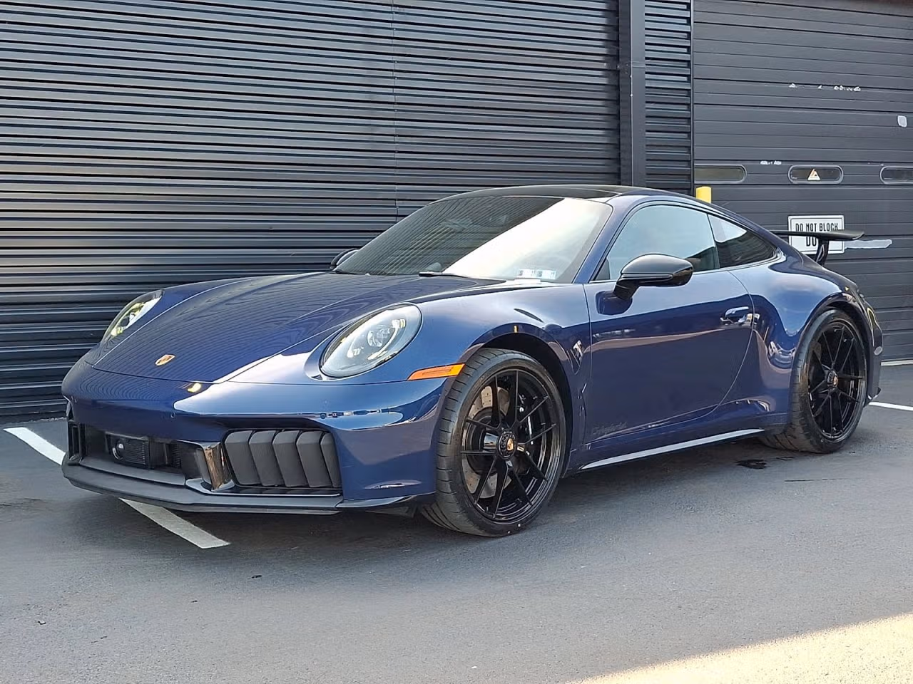
           
        2025 Porsche 911