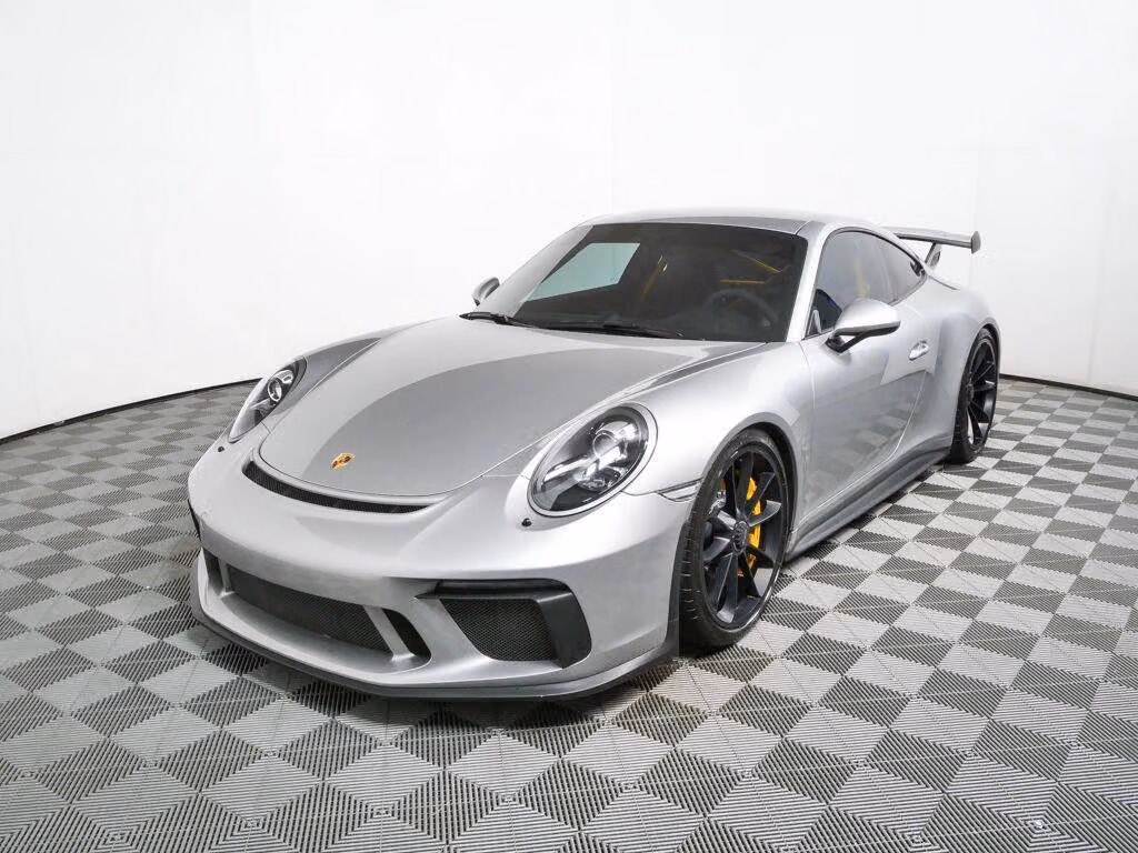 
           
        2018 Porsche 911
