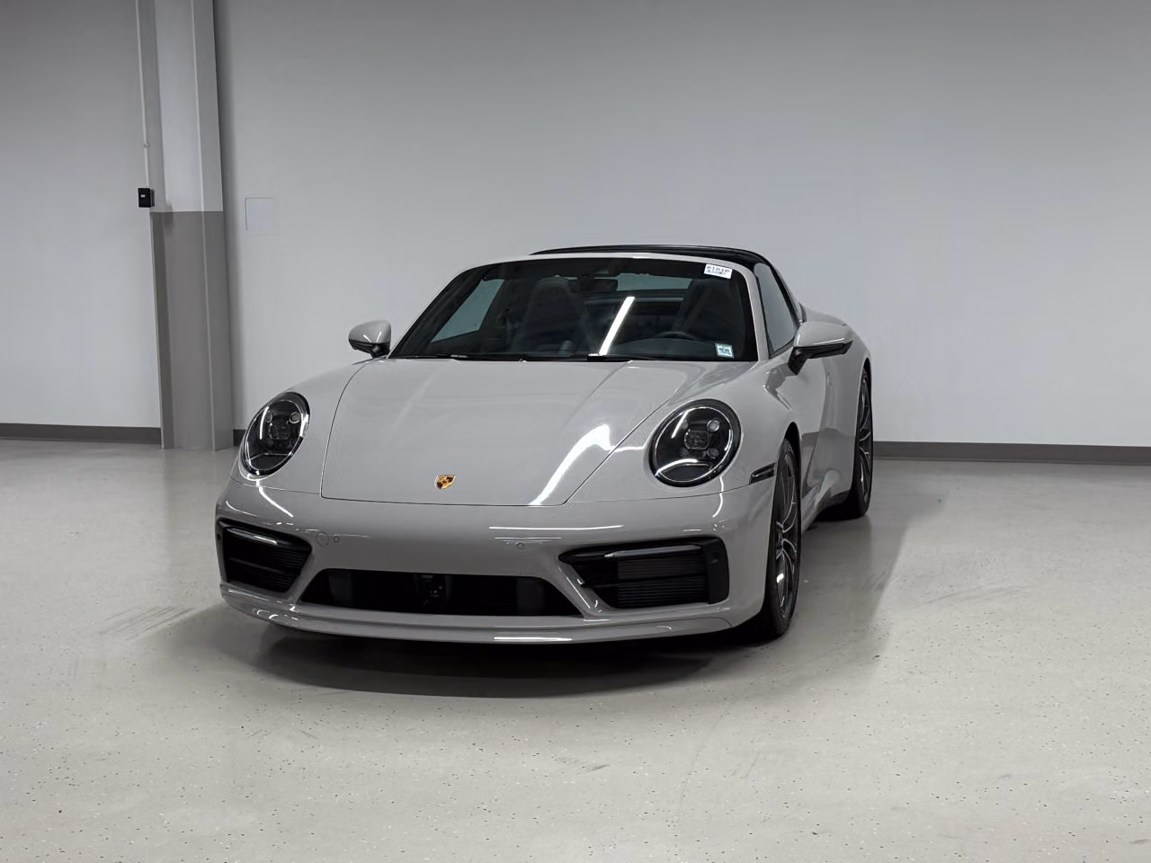 
           
        2024 Porsche 911