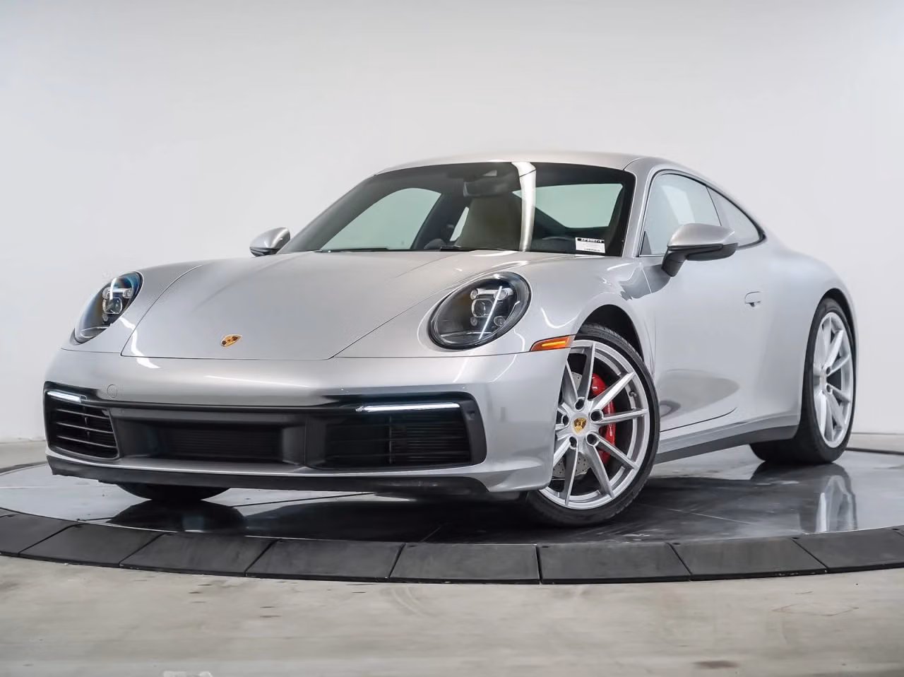 
           
        2024 Porsche 911