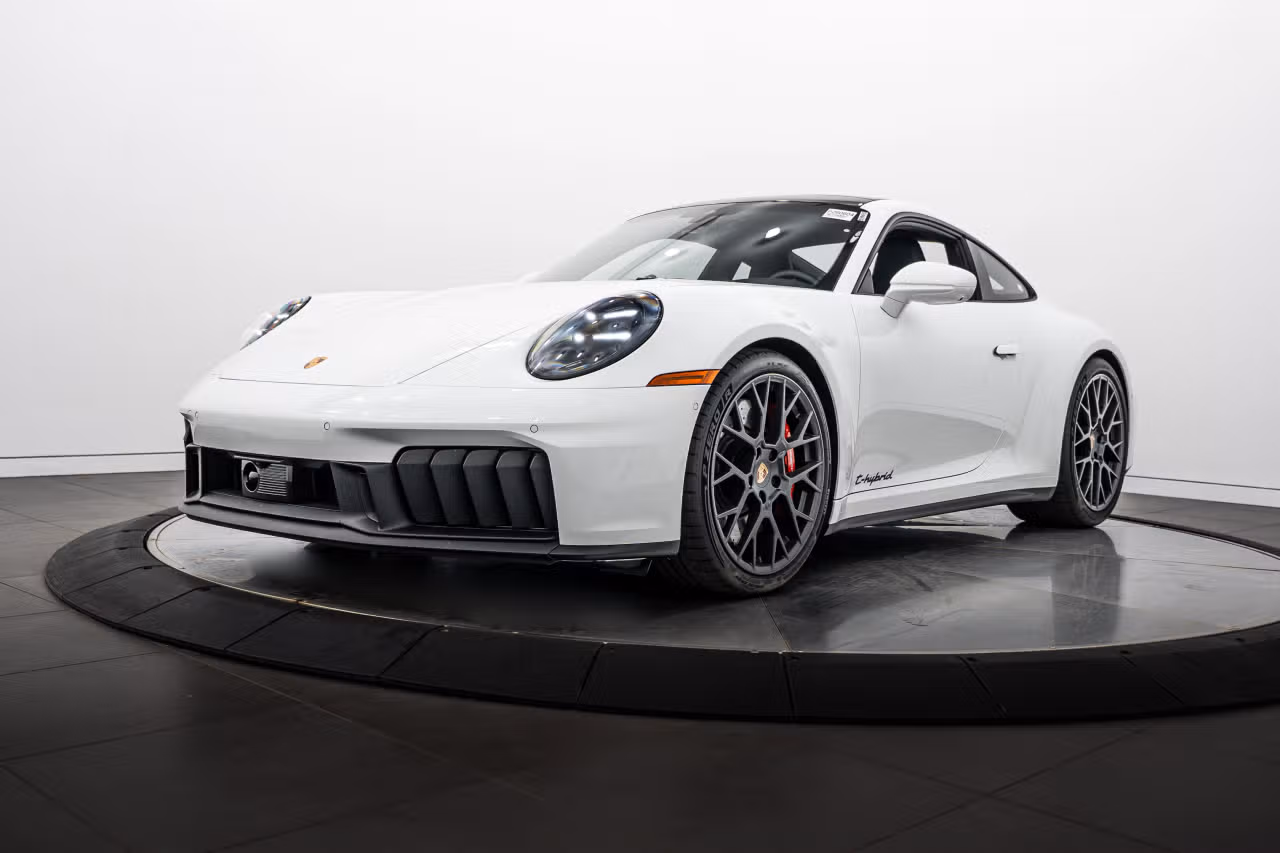 
           New 
        2026 Porsche 911