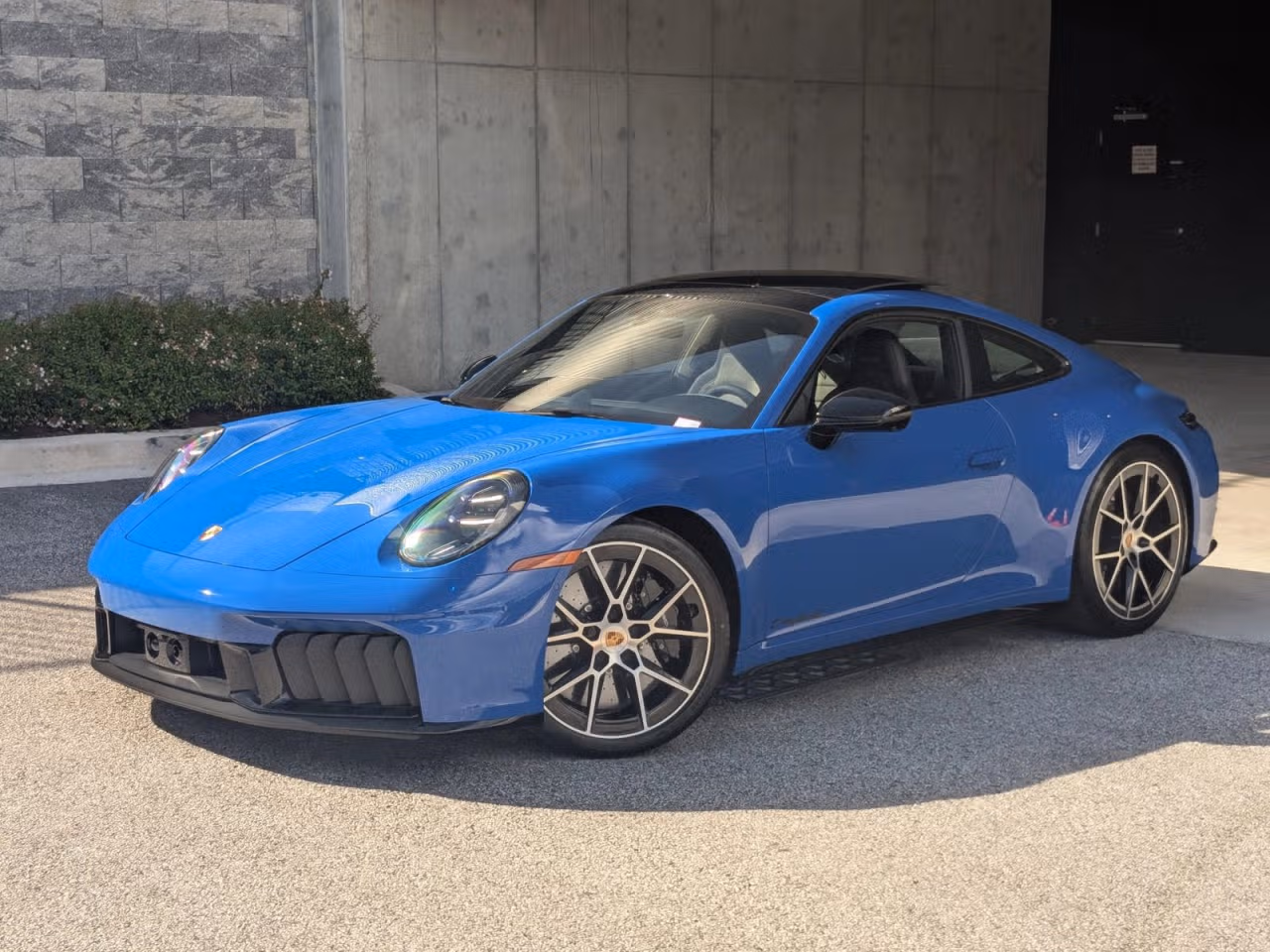 
           
        2025 Porsche 911