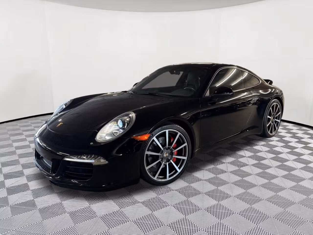 
           
        2013 Porsche 911
