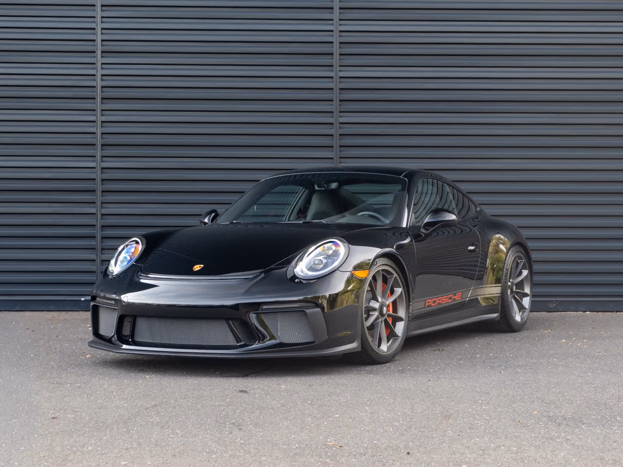 
           
        2018 Porsche 911