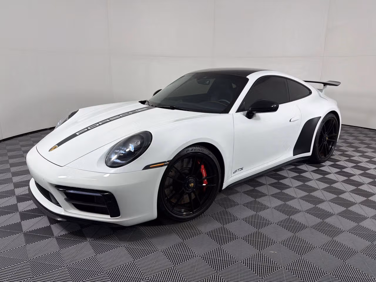 
           
        2024 Porsche 911