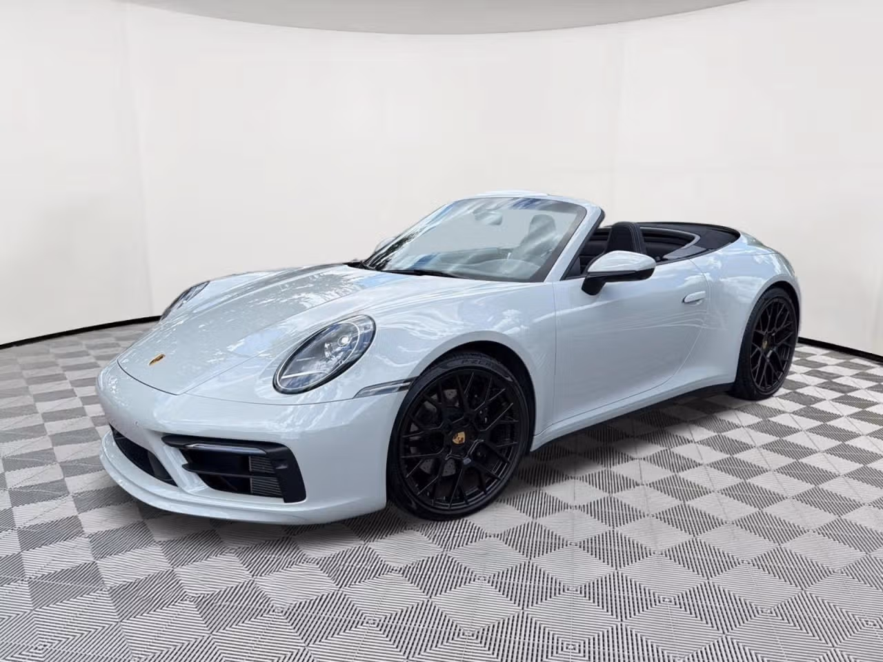 
           
        2024 Porsche 911