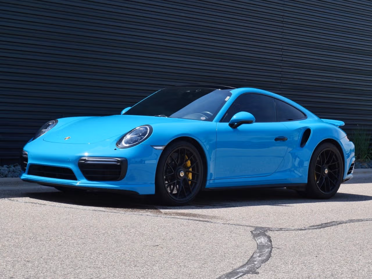 
           
        2018 Porsche 911