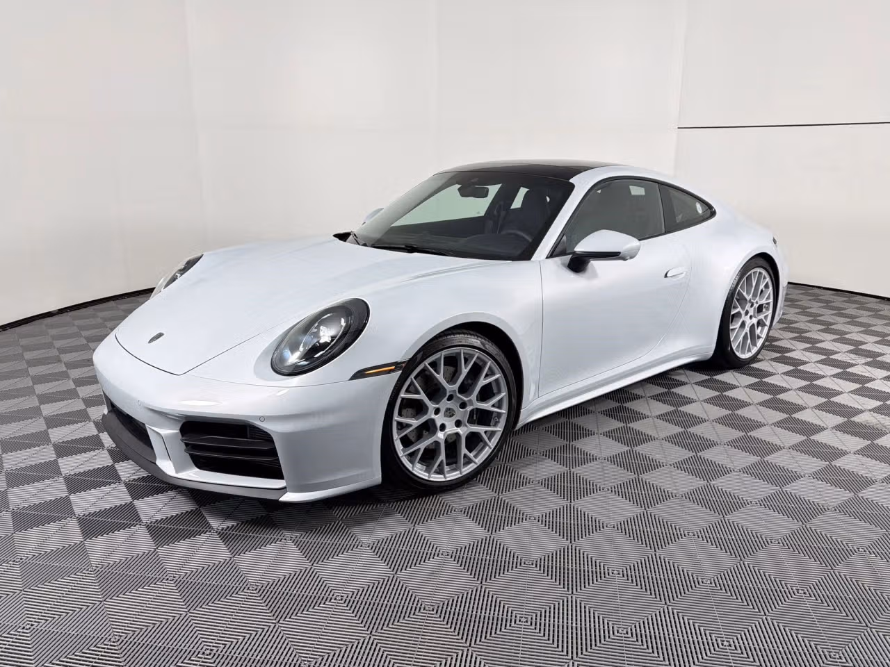 
           
        2025 Porsche 911