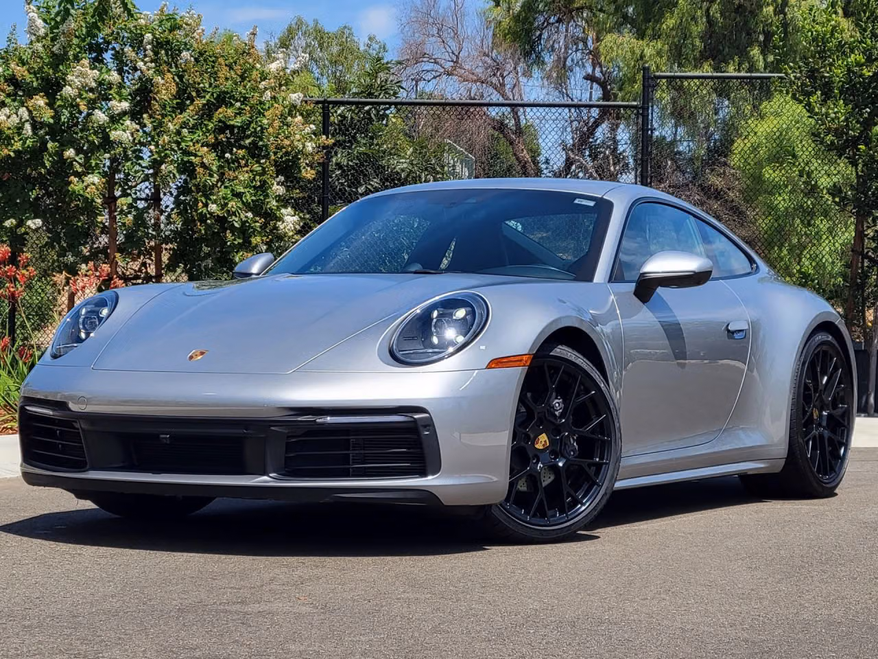
           
        2022 Porsche 911