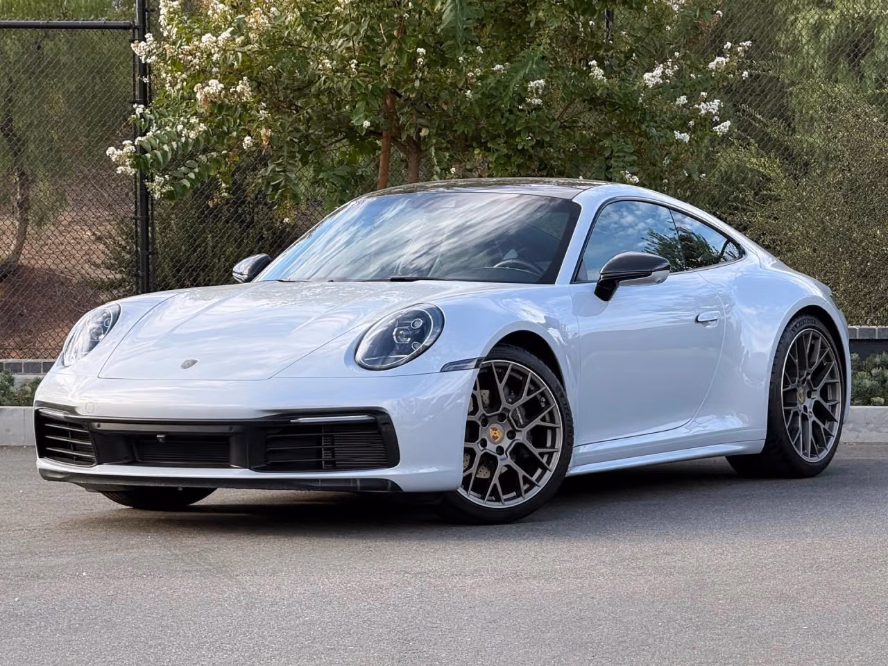 
           
        2024 Porsche 911