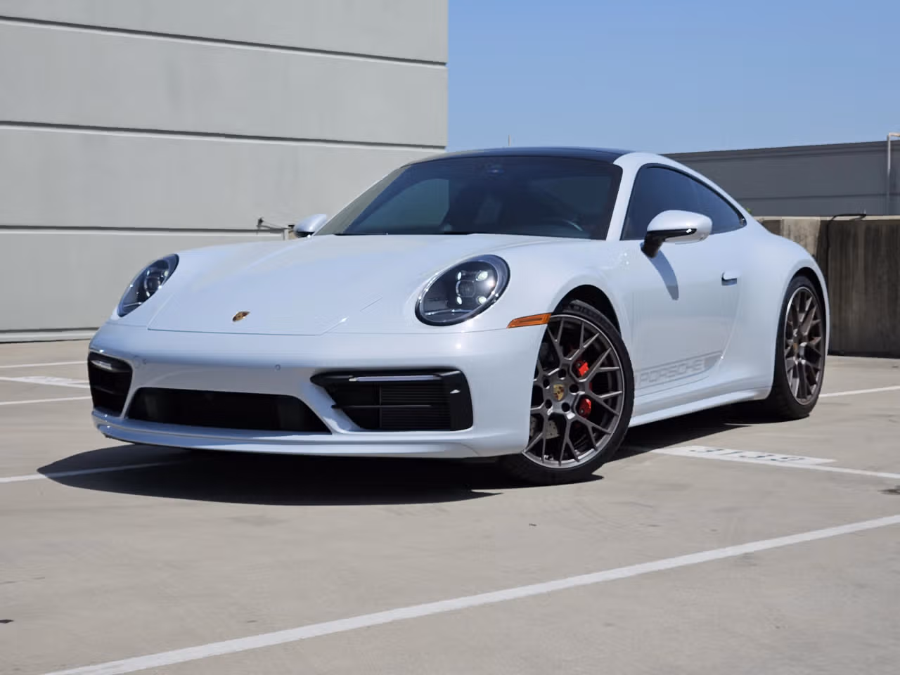 
           
        2024 Porsche 911