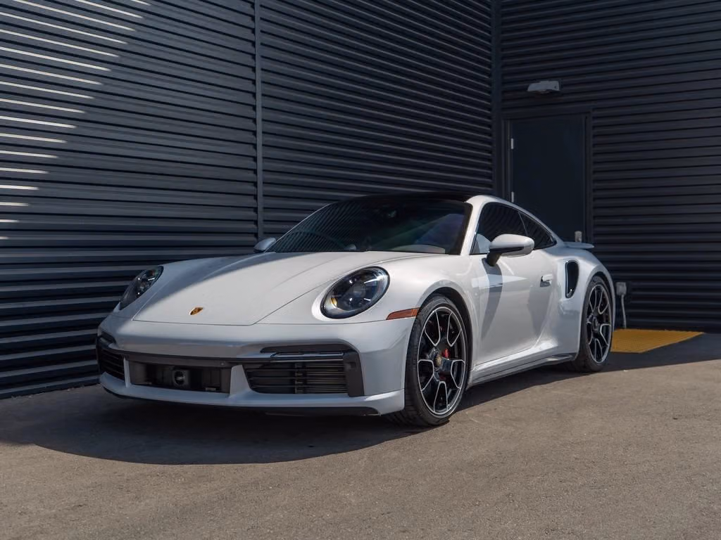 
           
        2024 Porsche 911
