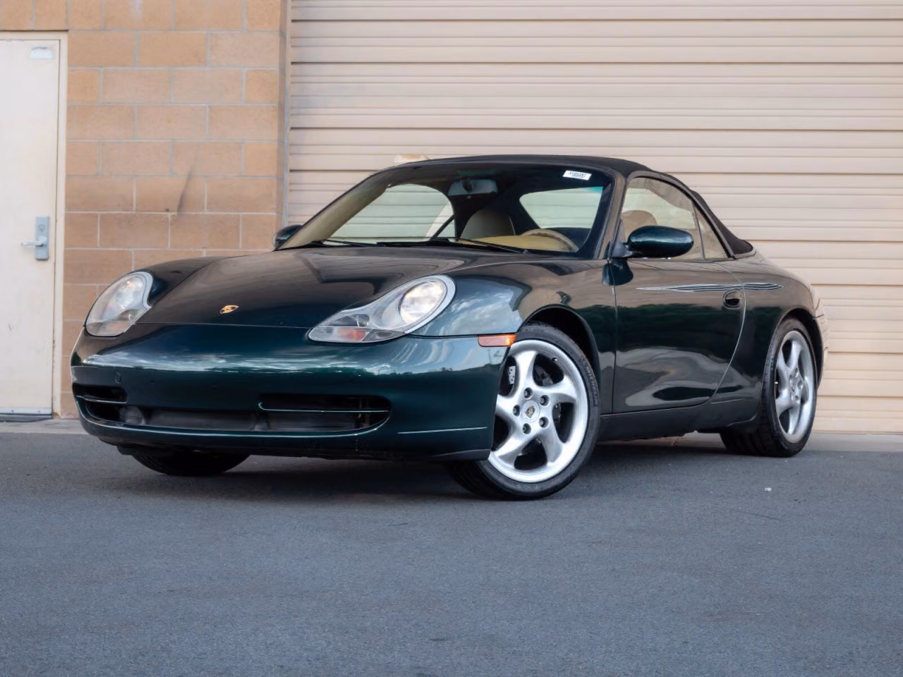 
           
        2000 Porsche 911
