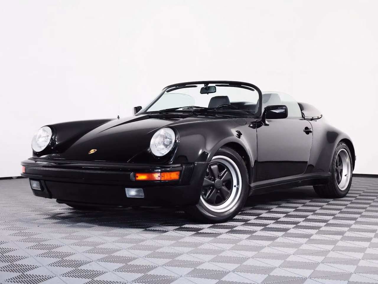 
           
        1989 Porsche 911