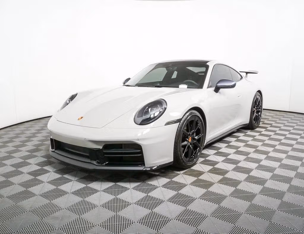 
           
        2025 Porsche 911