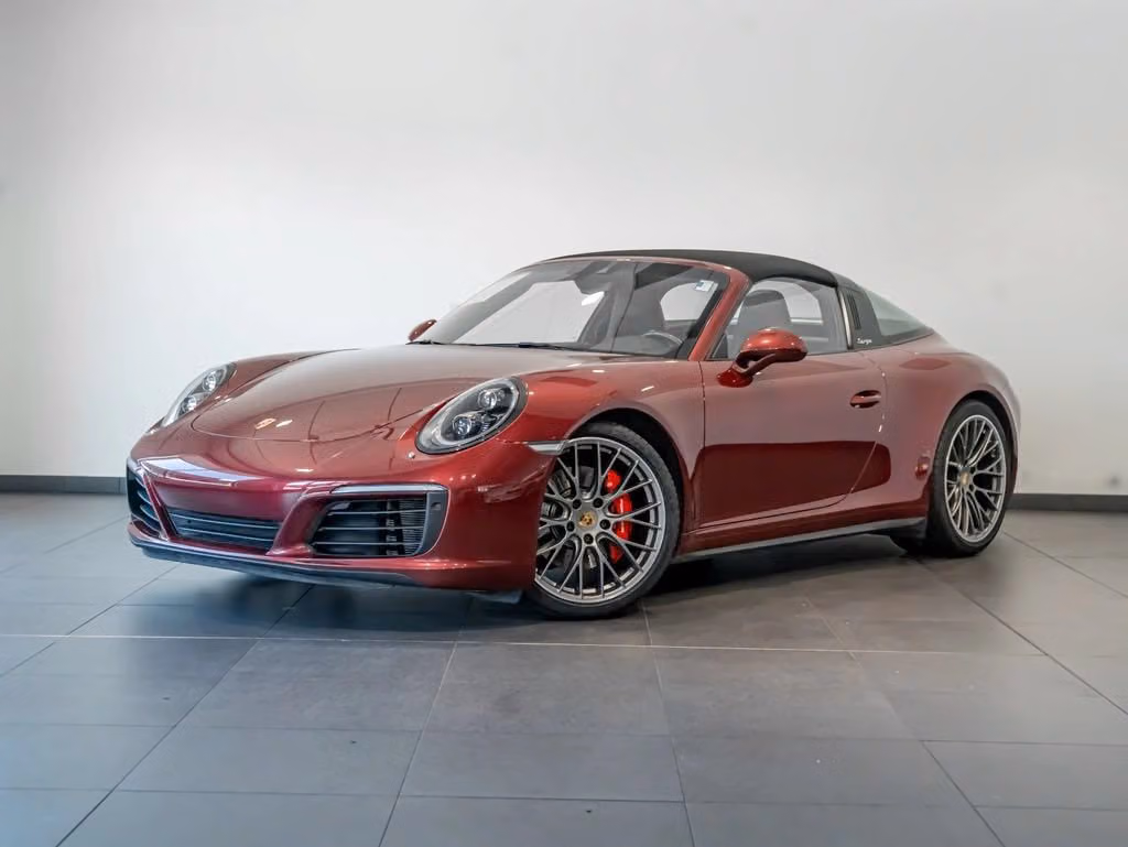 
           
        2018 Porsche 911