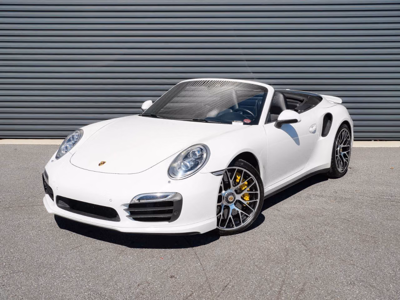 
           
        2015 Porsche 911