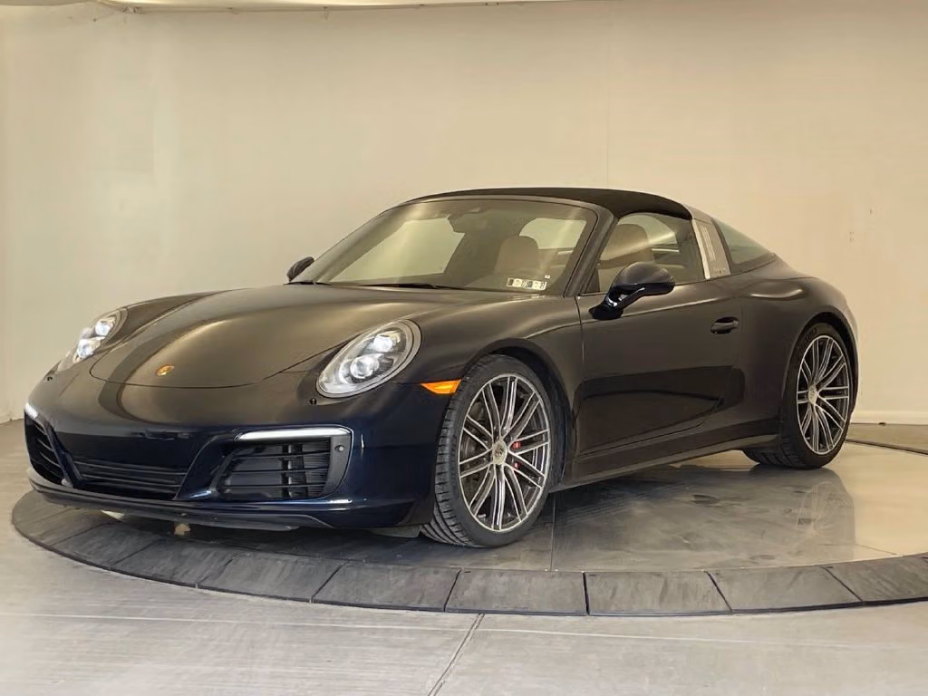 
           
        2017 Porsche 911