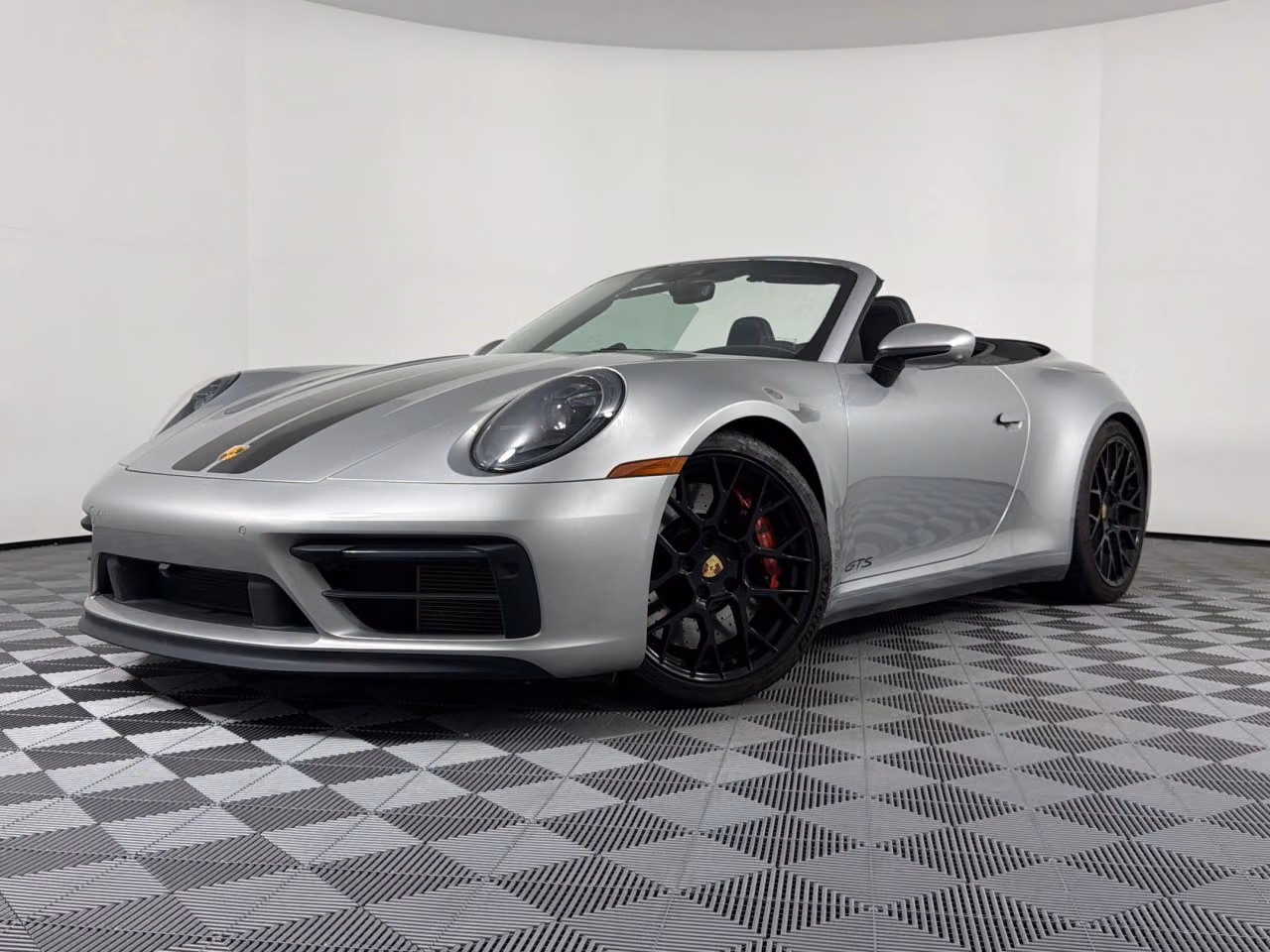 
           
        2023 Porsche 911