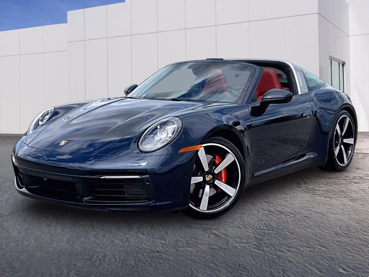 
           
        2022 Porsche 911