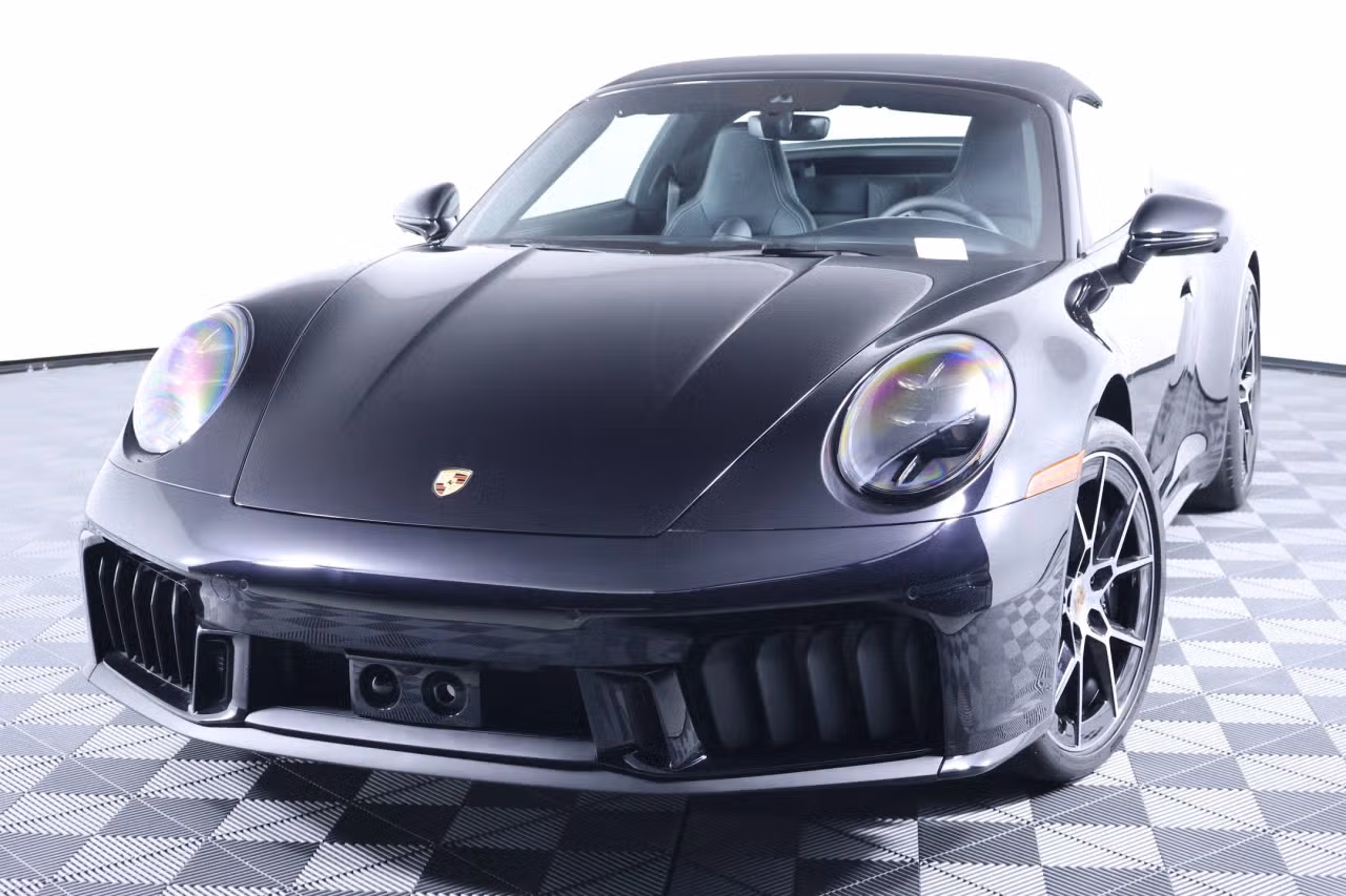 
           
        2025 Porsche 911