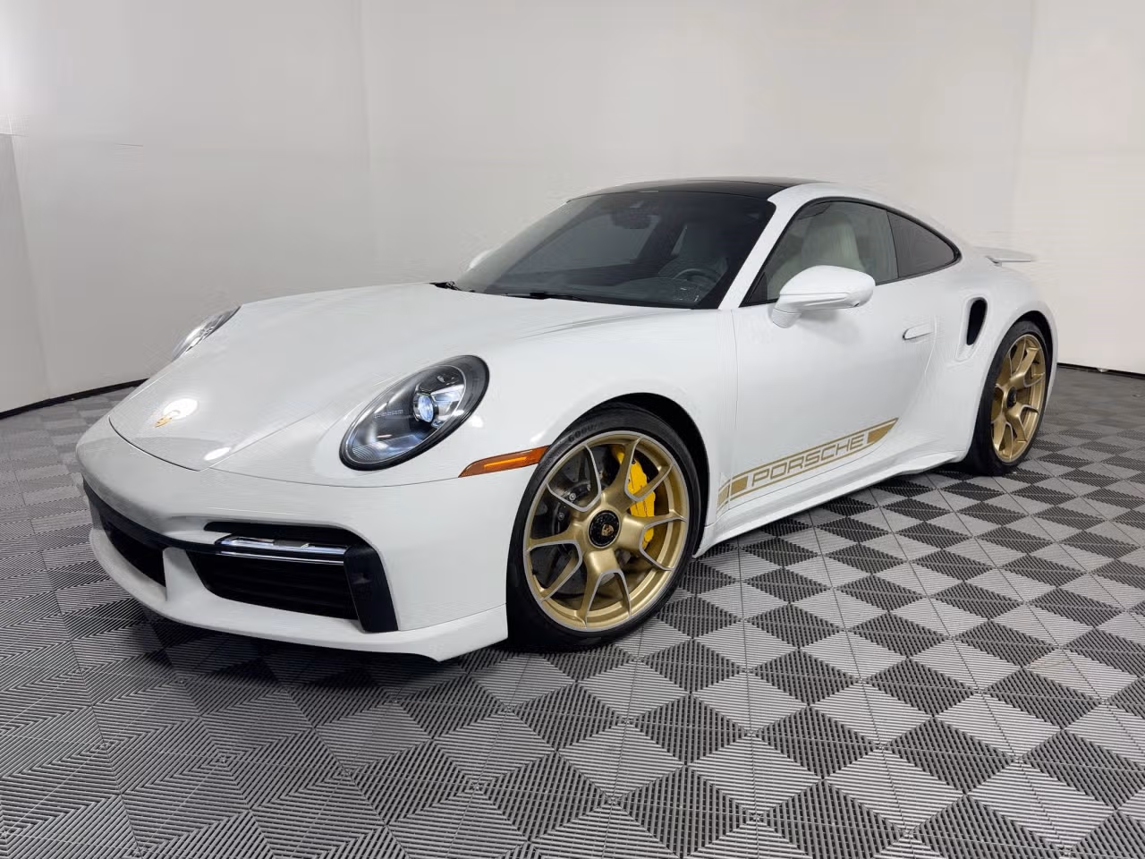 
           
        2022 Porsche 911