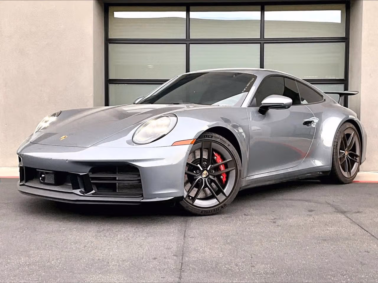 
           
        2025 Porsche 911