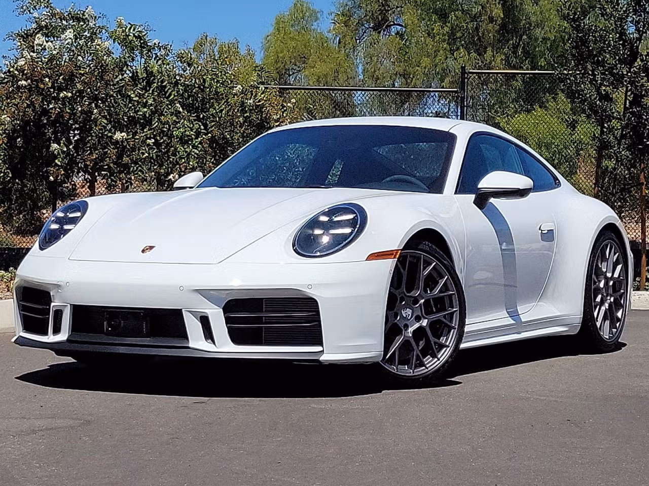
           
        2025 Porsche 911