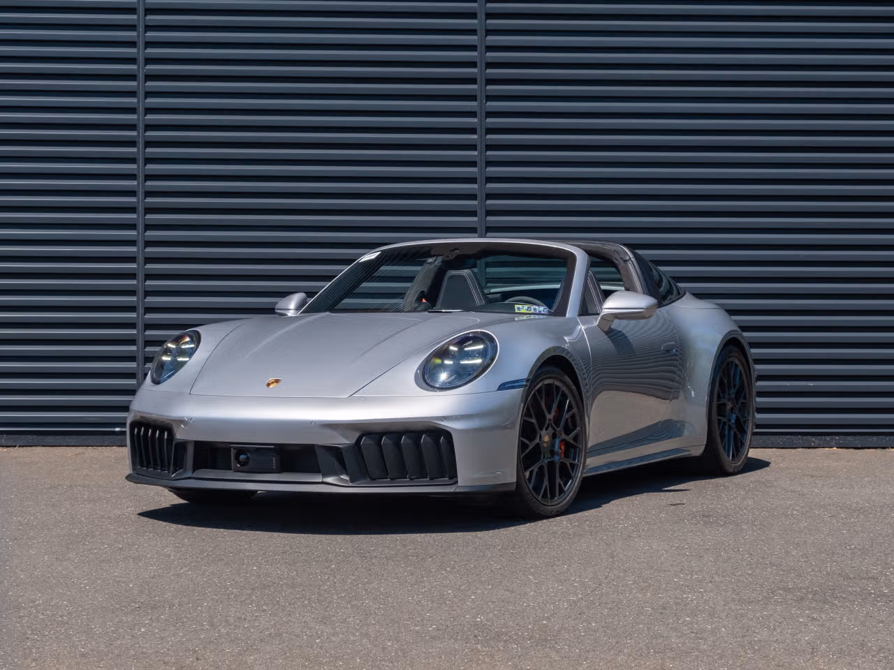 
           
        2025 Porsche 911