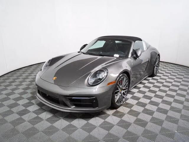 
           
        2023 Porsche 911