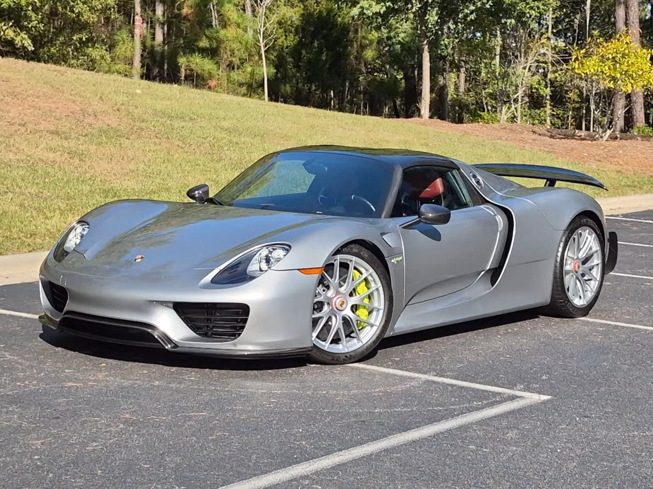 
           
        2015 Porsche 918