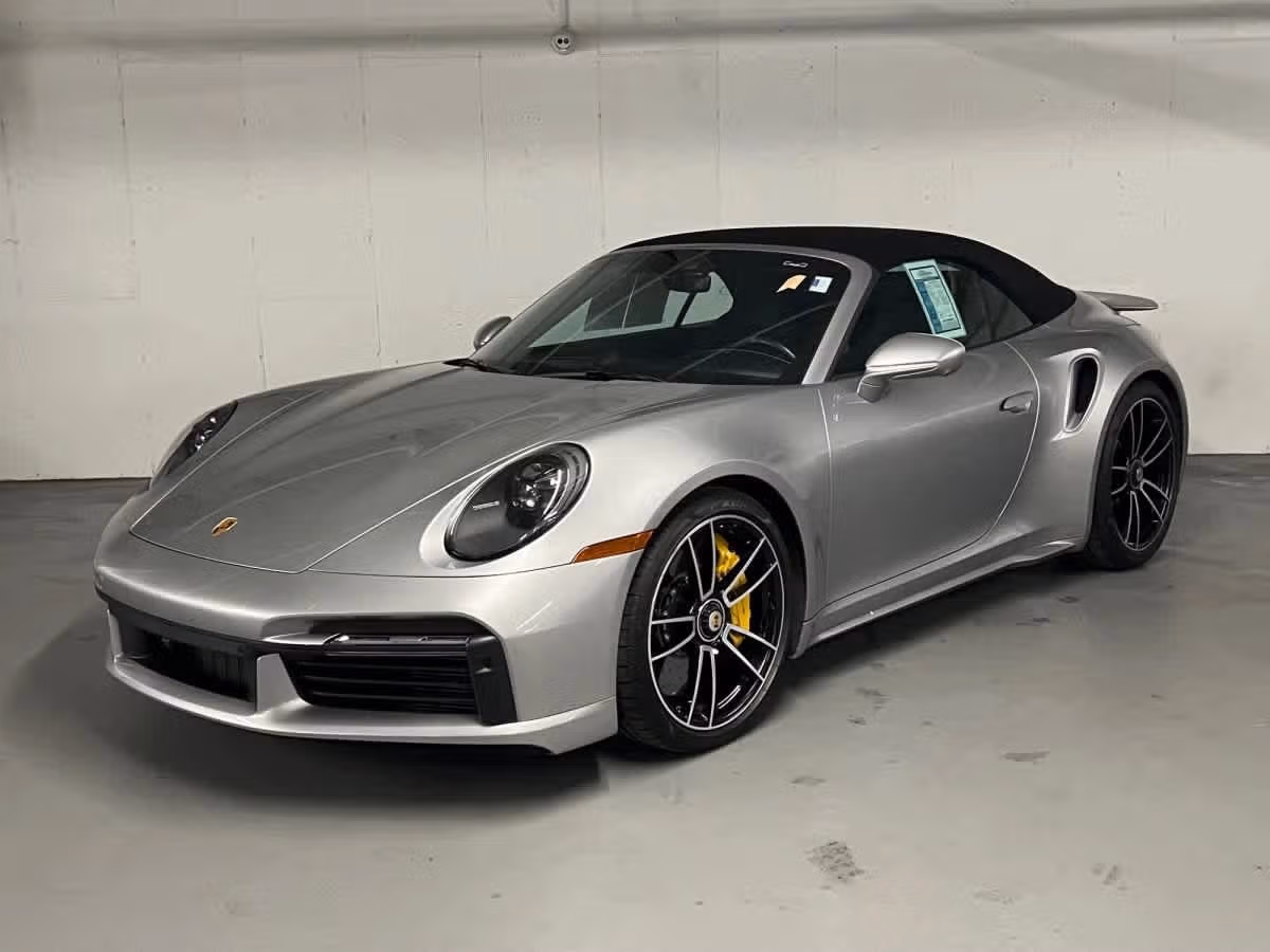 
           
        2021 Porsche 911