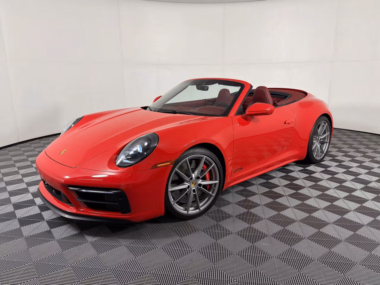
           
        2024 Porsche 911