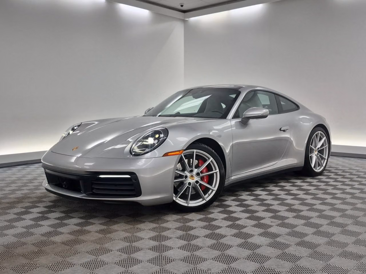 
           
        2020 Porsche 911