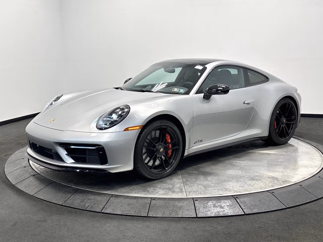 
           
        2024 Porsche 911
